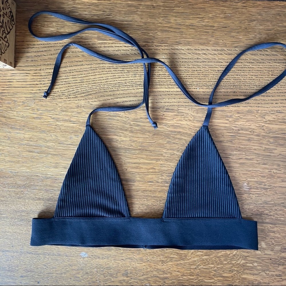 Frankie’s bikinis top